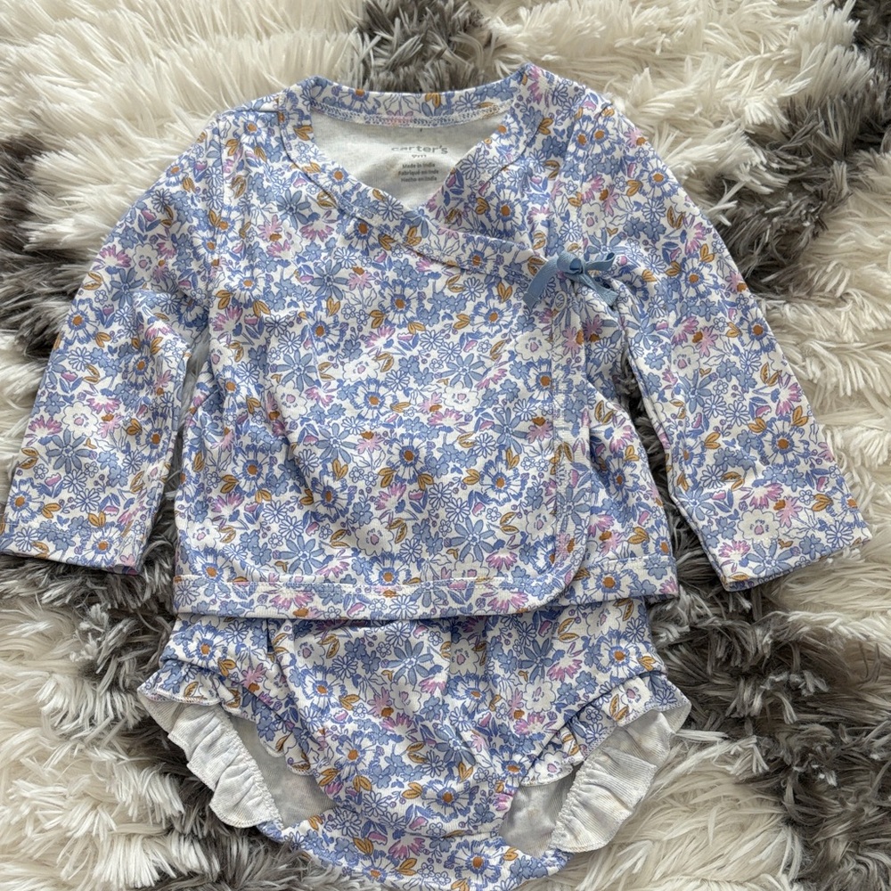 Floral Baby Outfit Set, 9 months. New! - Picture 2 of 4